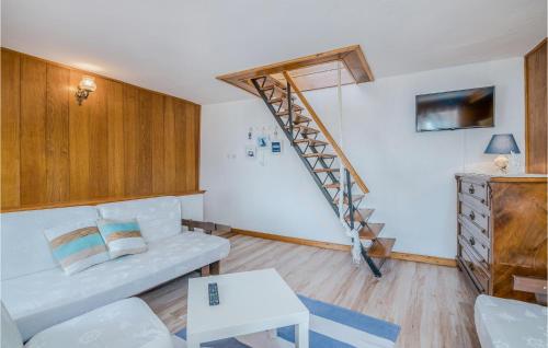 2 Bedroom Gorgeous Home In Baska