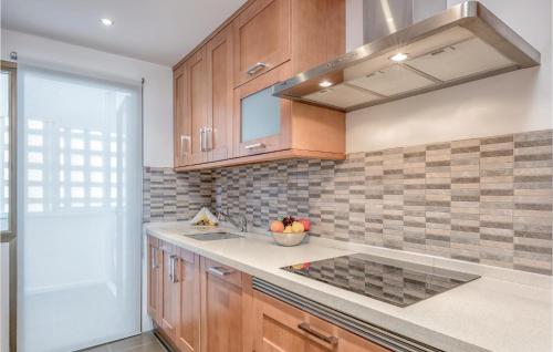 Two-Bedroom Apartment in Mijas Costa - image 9