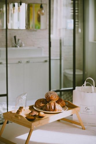 Romantic Artist Room Montmartre Bed & Breakfast - image 10