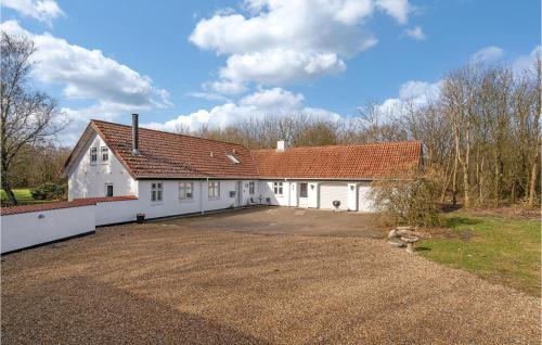  Gorgeous Home In Grindsted With Wifi in Grindsted