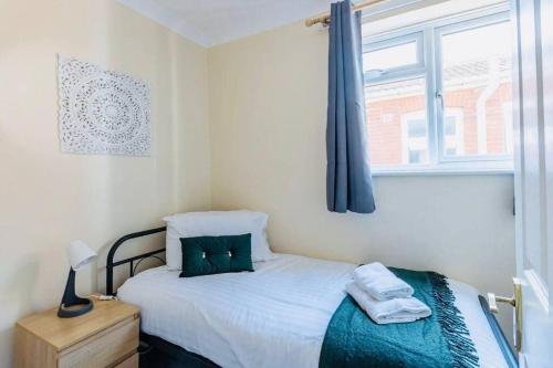 Charming 2-Bedroom Retreat in Central Southampton