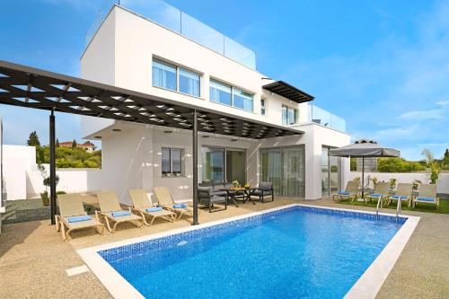 Villa Napa Blu