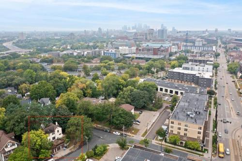 Minneapolis University DT 4 Bed, Garage BBQ, Patio Pets in Minneapolis, USA