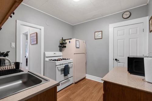 Minneapolis University DT 4 Bed, Garage BBQ, Patio Pets in Minneapolis, USA