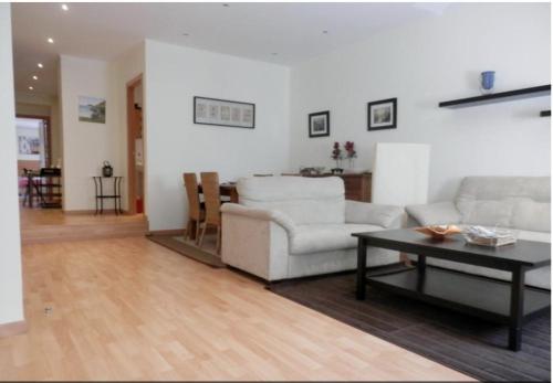 2 twin beds, 1 sofa bed