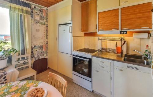 кухня, Nice Home In Bergastrand With Wifi in Hakenäset