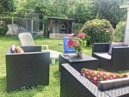 Сад, Appartement T3 à Trappes (Appartement T3 a Trappes) in Траппе