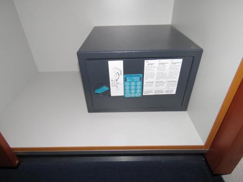 Standard Single Room image 8
