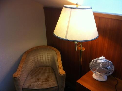 Small Double Room image 10