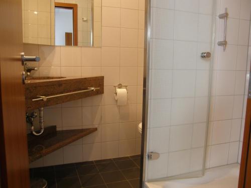 Small Double Room image 6