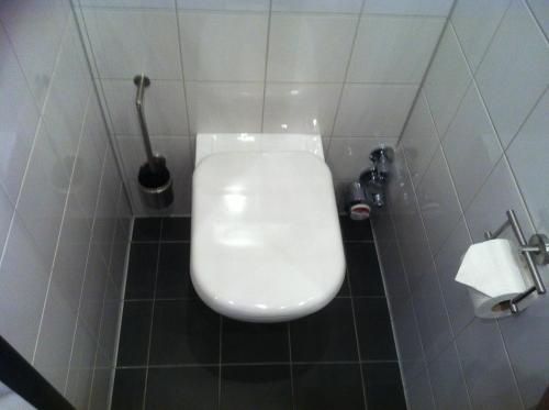 Standard Twin Room image 1