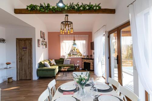 Iekārtas, Cozy Living in Belis
