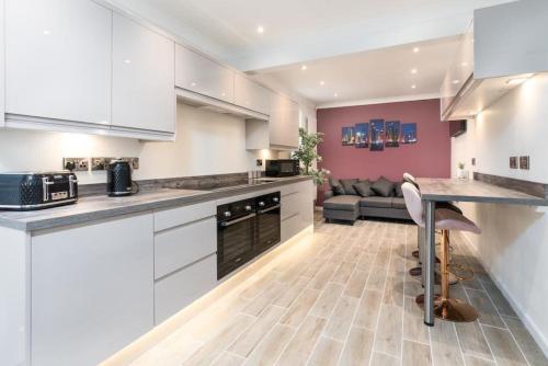 Large & Stylish 6 Bedroom, Long stays, Parking x6 gîte à louer University of East Anglia