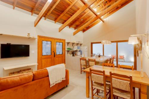 Amarelo Casa em Bonito in 雅爾丁福莫蘇