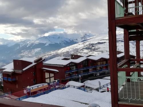 Charmant duplex 4 pieces, 10 pers, pieds des pistes, WiFi, parking optionnel - FR-1-411-833 in Les Villards