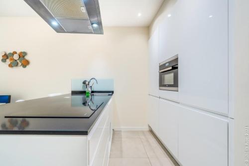 Center of Antwerp - Fully Renovated - Private Indoor Parking, Amberes (foto 8)