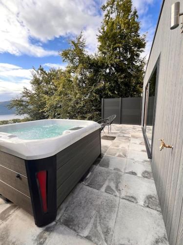 The Pod at Loch Ness Heights at Athbhinn, IV26TU in Дорес