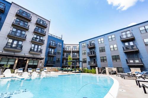 2 Stylish apartments near shops and entertainment detail