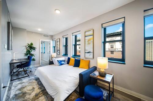 Chic 2-BR unit with Free Pool & Playhouse Square View 1103 in Cleveland, USA