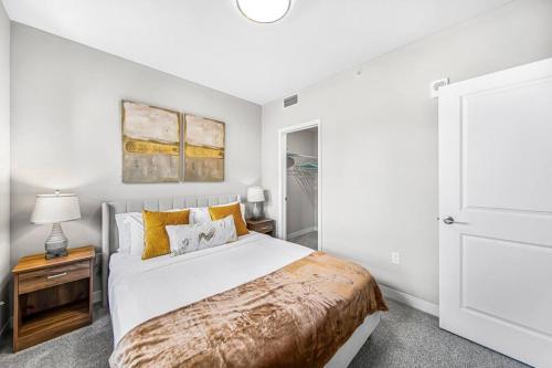 Chic 2-BR unit with Free Pool & Playhouse Square View 1103 in Cleveland, USA