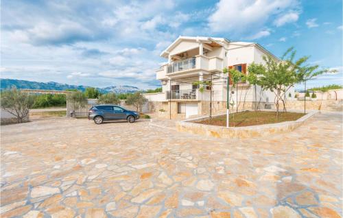 Exterior view, Six-Bedroom Holiday Home In Bilisane in Brbinj