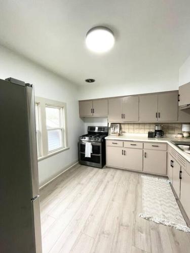 Charming spacious Duplex! in Milwaukee, USA