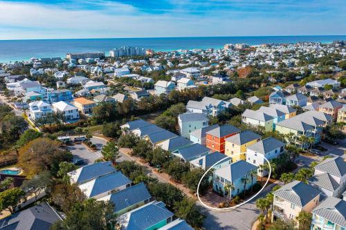 Four-Bedroom Holiday Home image 1