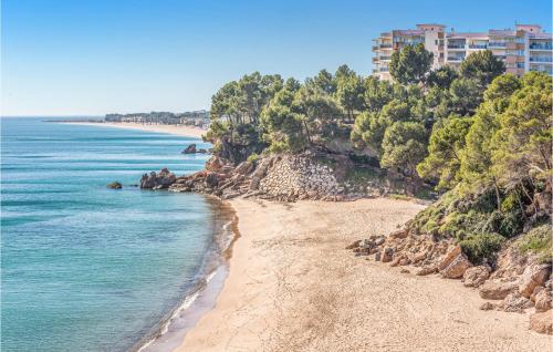 Three-Bedroom Holiday Home in Miami Platja - image 11