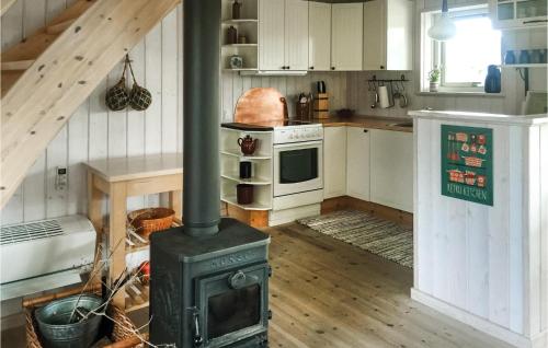 Kitchen, Three-Bedroom Holiday Home In Thisted in Sonder Vorupor