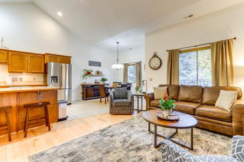 Modern Coeur dAlene Getaway Condo Walk Downtown! - main image