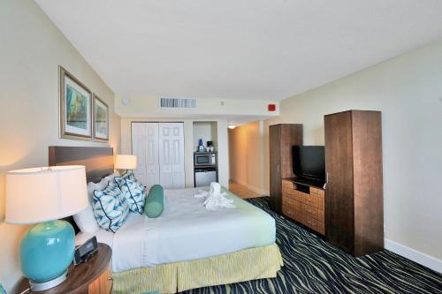 Hollywood Beach Tower by Capital Vacations - image 11