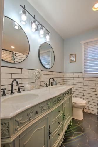 Charming Family Gem Close To State Street Pkg! in Bristol, USA