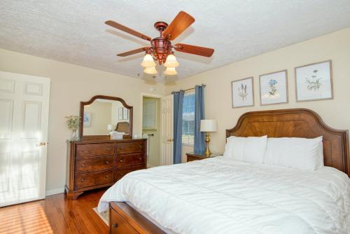 Calm & Spacious 5 Star Location Queen Beds in Johnson City, USA