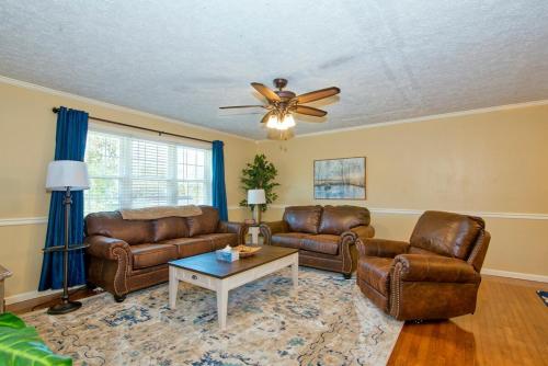 Calm & Spacious 5 Star Location Queen Beds in Johnson City, USA