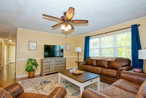 Calm & Spacious 5 Star Location Queen Beds in Johnson City, USA
