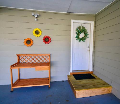 Bright & Cozy Private Back Yard 5 Min To Jcmc in Johnson City, USA