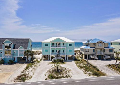 Five-Bedroom Holiday Home