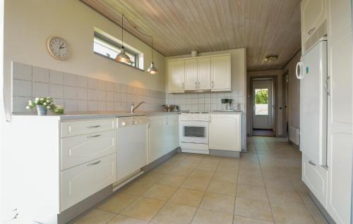 Kitchen, Three-Bedroom Holiday Home In Hurup Thy in Hurup