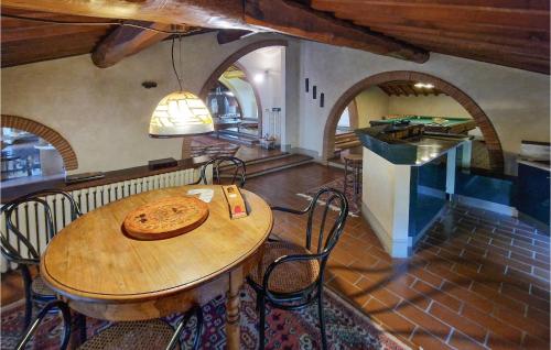 Awesome Home In Fucecchio With Jacuzzi