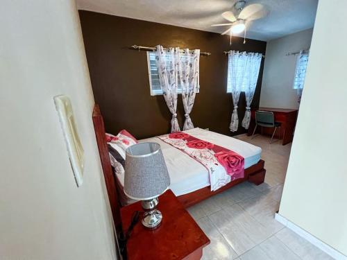 Hébergement Confortable avec Jardin Restaurant et Services 24h24 (Hebergement Confortable avec Jardin Restaurant et Services 24h24) in Mirebalais