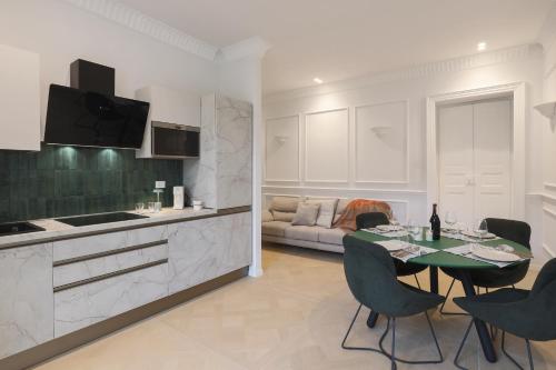 Gioberti's Apartment - 100 sqm - 2 Bedrooms and Free Private Parking in the Center, Turin