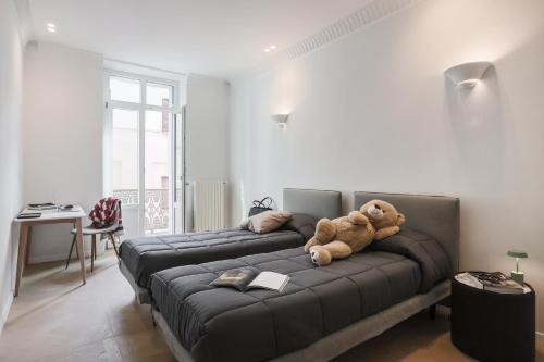 Gioberti's Apartment - 100 sqm - 2 Bedrooms and Free Private Parking in the Center, Turin (photo 10)