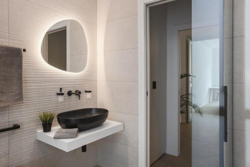 Gioberti's Apartment - 100 sqm - 2 Bedrooms and Free Private Parking in the Center, Turin (photo 6)
