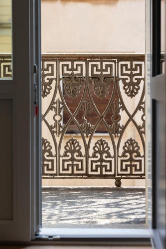 Gioberti's Apartment - 100 sqm - 2 Bedrooms and Free Private Parking in the Center, Turin (photo 8)