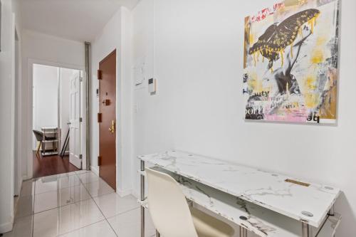 Monthly Lower East Side two Bedroom, New York (photo 7)