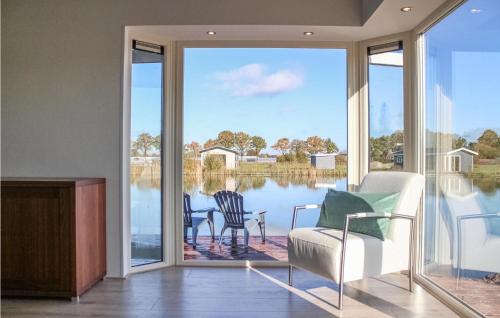  Gorgeous Home In Molenschot With Wifi in Molenschot