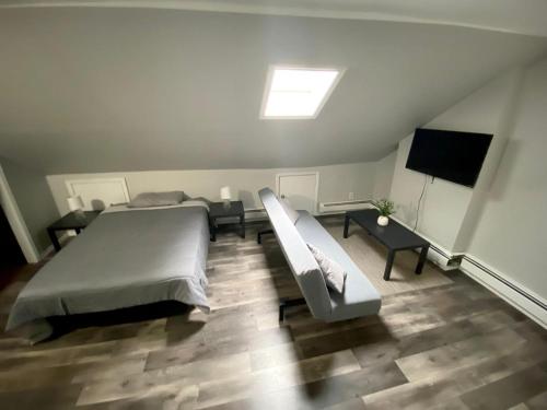 Delightful Attic studio near New York City in Jersey City, USA