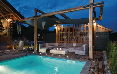 مسبح, Nice Home In Gornji Zvecaj With Sauna in Gornji Zvečaj