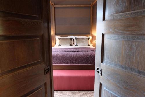 Cadogan Square - 2 bed - image 11