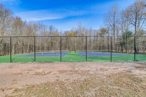 Blakeslee Home with Game Room - 5 Mi to Skiing! Blakeslee Home with Game Room - 5 Mi to Skiing!